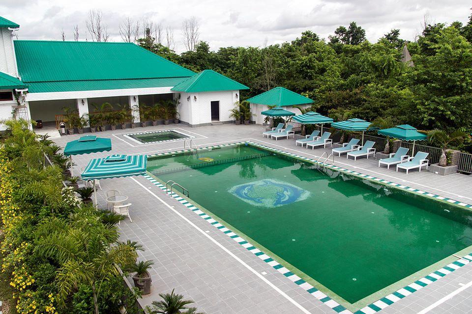 Resort Borgos Kāziranga Exterior foto